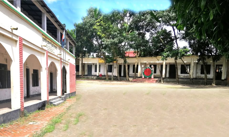 চৌমোহনা আদর্শ মাধ্যমিক বিদ্যালয় 